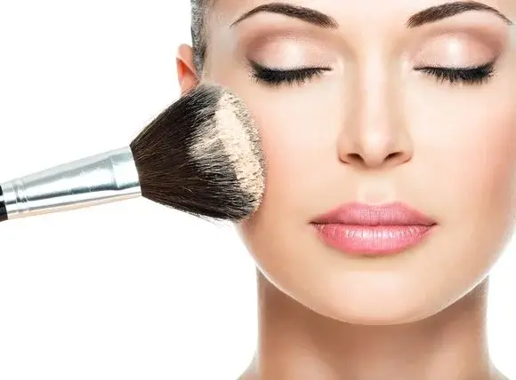 8 prostych kroków do perfekcyjnego i trwałego makijażu