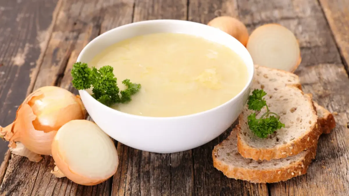Główne zdjęcie - Zupa cebulowa – przepis na francuską zupę cebulową i zupę krem z cebuli