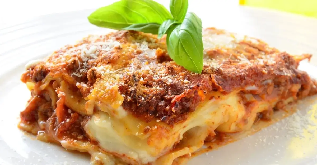 Główne zdjęcie - Klasyczna lasagne bolognese: jak przyrządzić to pyszne danie?