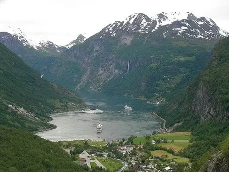 Norweskie Fiordy fot. Wikipedia, FataMorgana