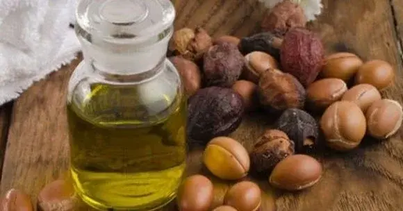 Olej arganowy - numer 1 w pielęgnowaniu naszej urody i zdrowia