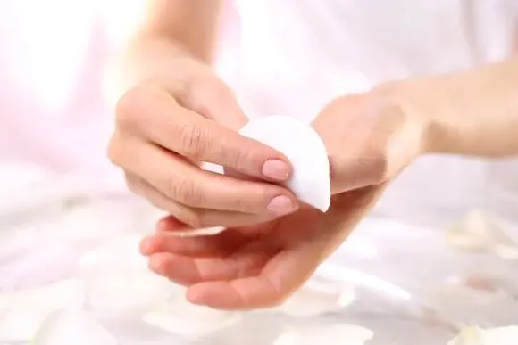 6 zaskakujących zastosowań zmywacza do paznokci
