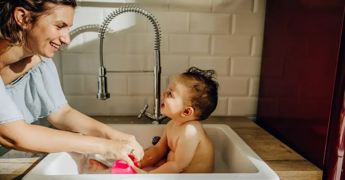 Główne zdjęcie - Moje dziecko nie lubi się kąpać. Co robić?