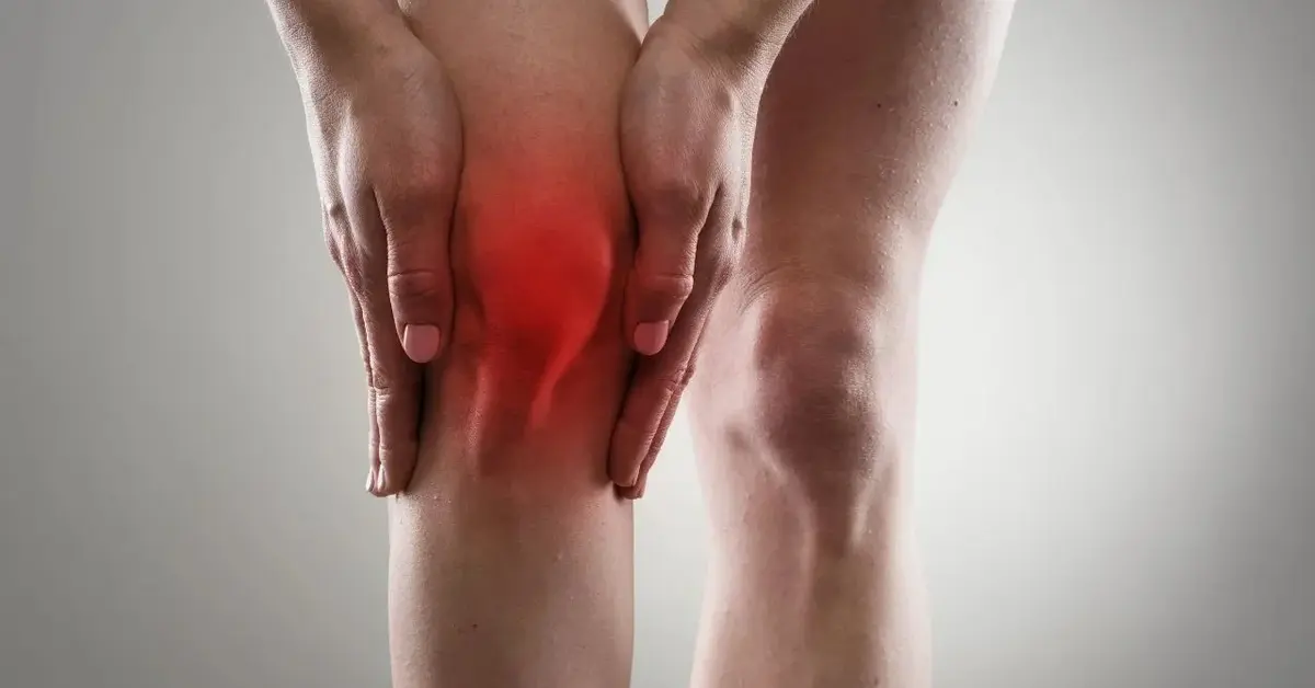 Główne zdjęcie - Stłuczone kolano – 7 sprawdzonych sposobów