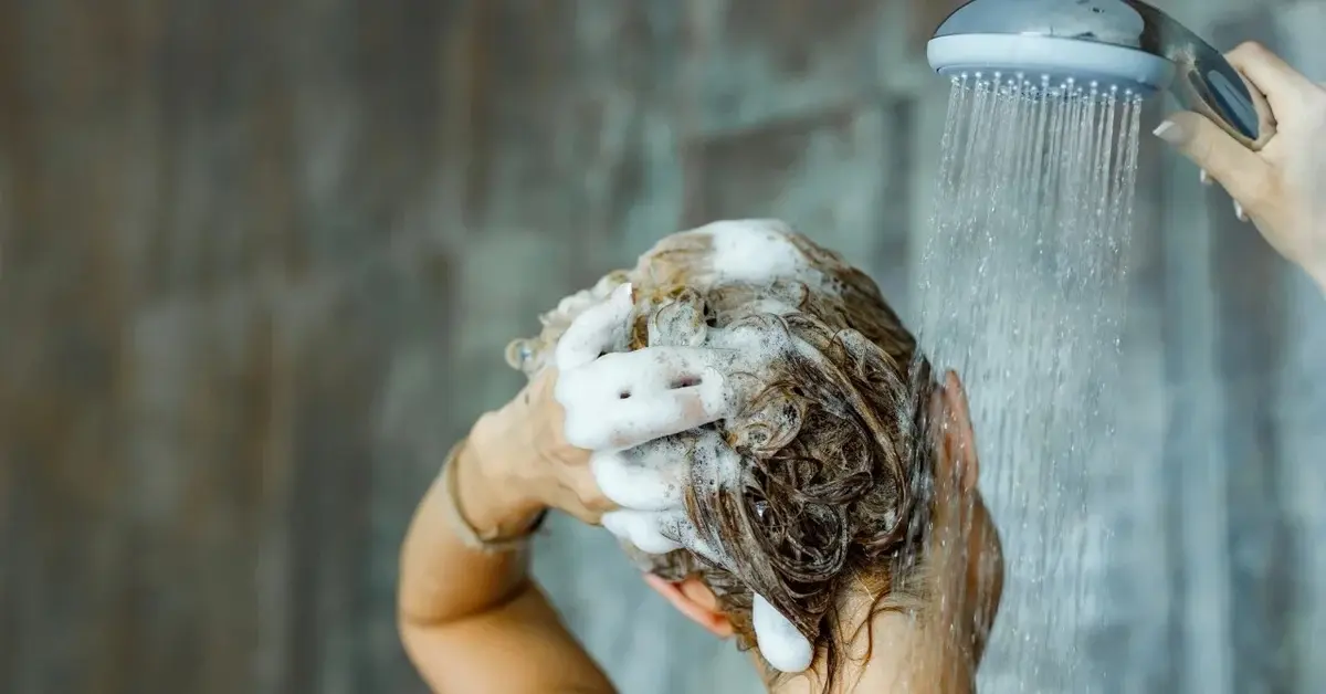 Główne zdjęcie - Porady dla pięknych włosów: jak często powinniśmy je myć?