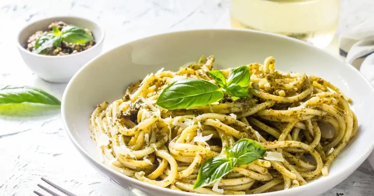Główne zdjęcie - Spaghetti z pesto bazyliowym - od kuchni włoskich babć do Twojego stołu