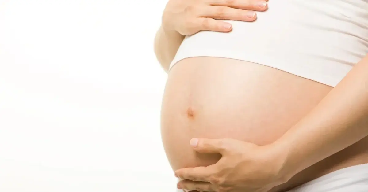 Główne zdjęcie - Czy szałwia w ciąży jest bezpieczna? - Odpowiadamy na najczęstsze pytania