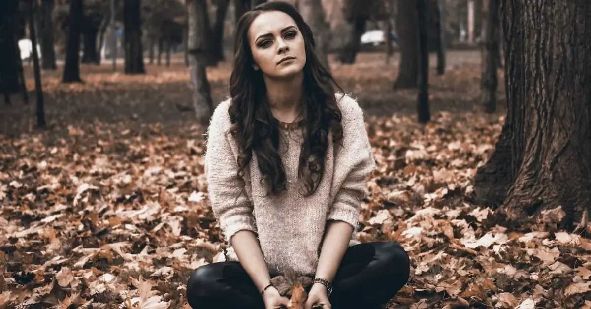 Główne zdjęcie - Depresja jesienna: co musisz wiedzieć o jesiennej chandrze?