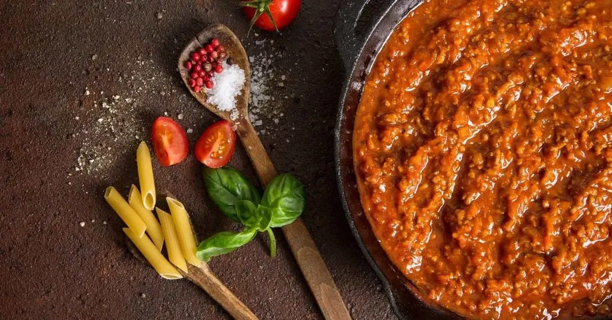 Główne zdjęcie - Masz ochotę na spaghetti bolognese bez mięsa? Oto przepis z soczewicą w roli głównej! 