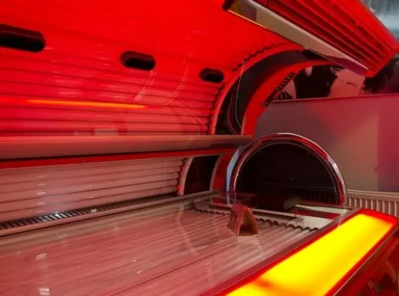 Główne zdjęcie - Opalenizna nawet w środku zimy? Podpowiadamy, jak mądrze korzystać z solarium!