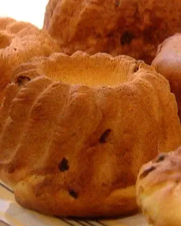 Babka wielkanocna - przepis na tradycyjne świąteczne ciasto