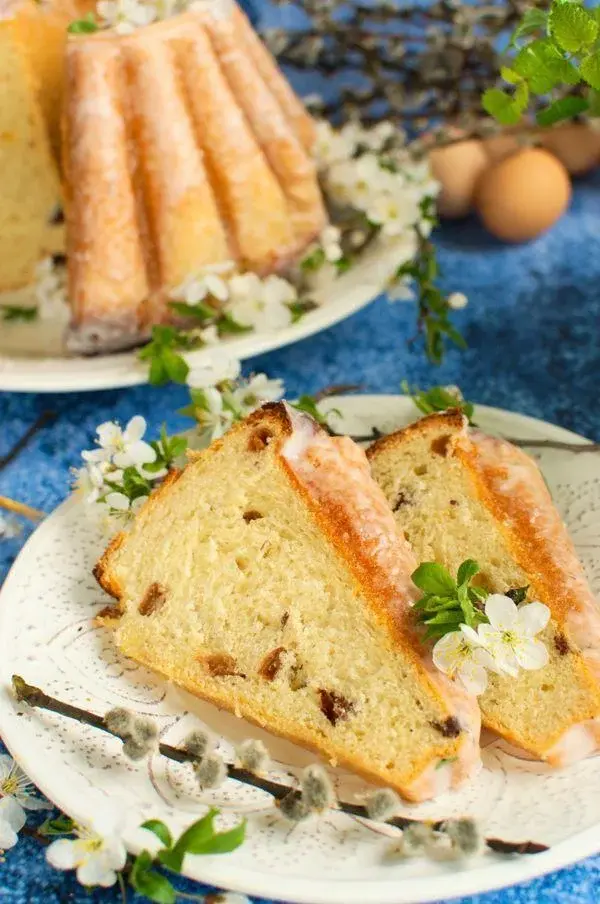 Babka wielkanocna - przepis na tradycyjne świąteczne ciasto