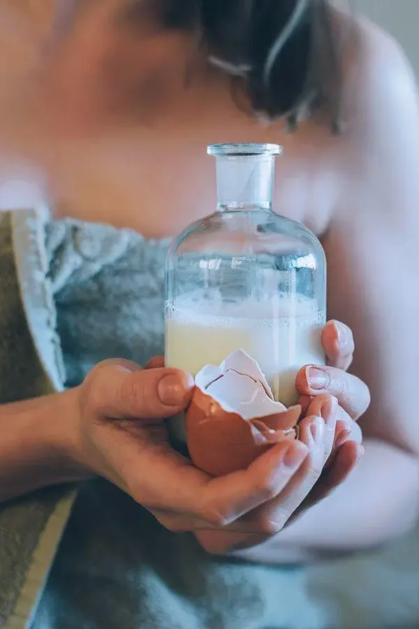 Mleko kokosowe dla urody: Jak wykorzystać mleko kokosowe do pielęgnacji skóry i włosów?