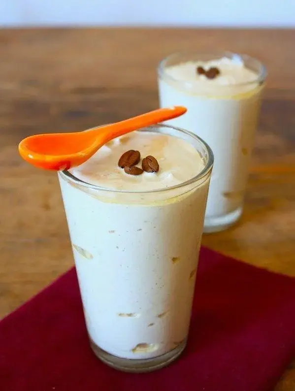 Kawowy jogurt grecki - oryginalny pomysł na dietetyczne śniadanie