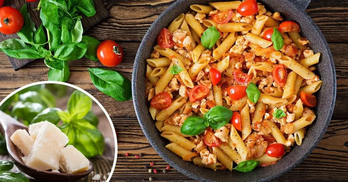 Aromatyczne penne z kurczakiem i pomidorem