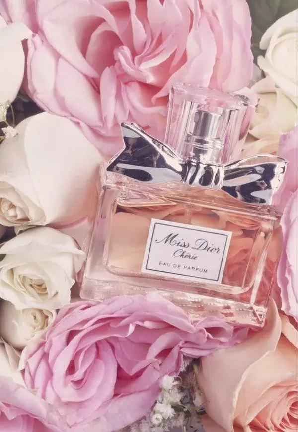 Moda i perfumy: Akcesoria na każdy dzień