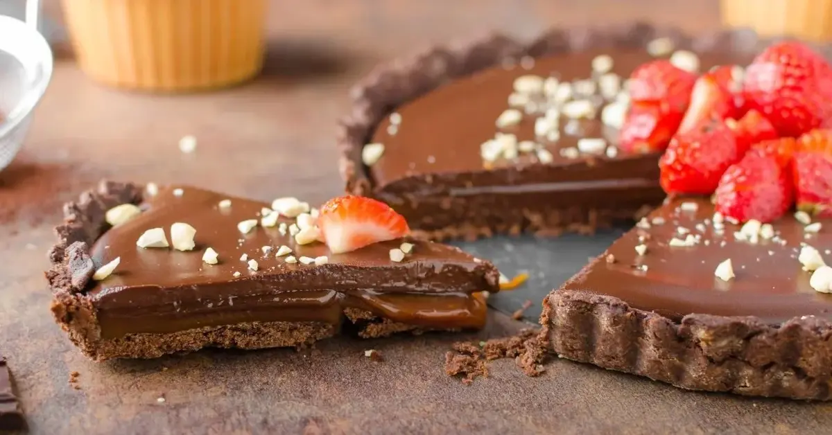 Tarta czekoladowa z malinami