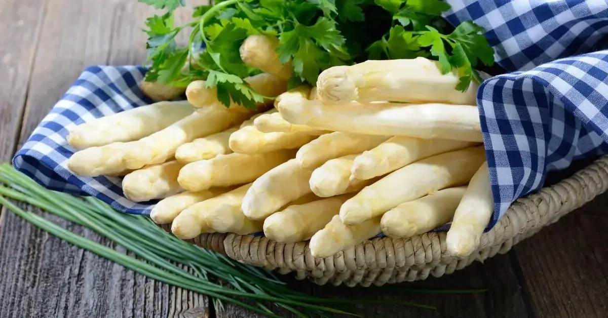 Główne zdjęcie - Pieczone szparagi zawijane w szynkę włoską. Zaskakująca przystawka na każdą okazję