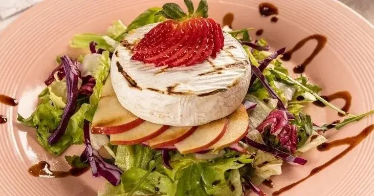 Camembert z grilla