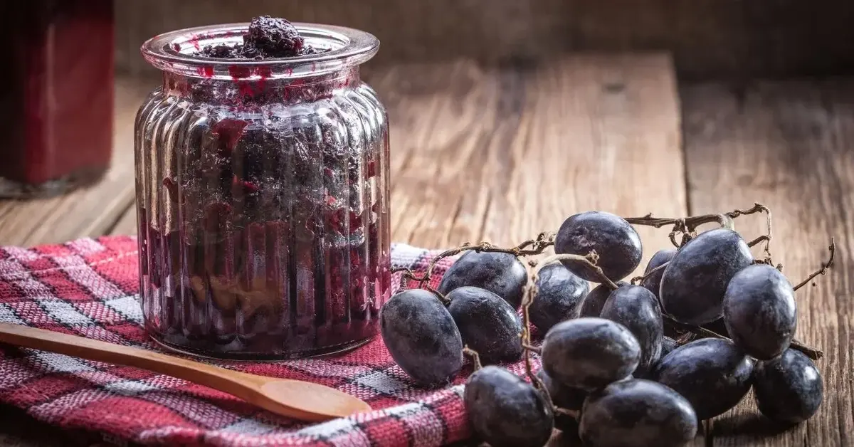 Główne zdjęcie - Aromatyczny dżem z winogron. Pasuje do naleśników