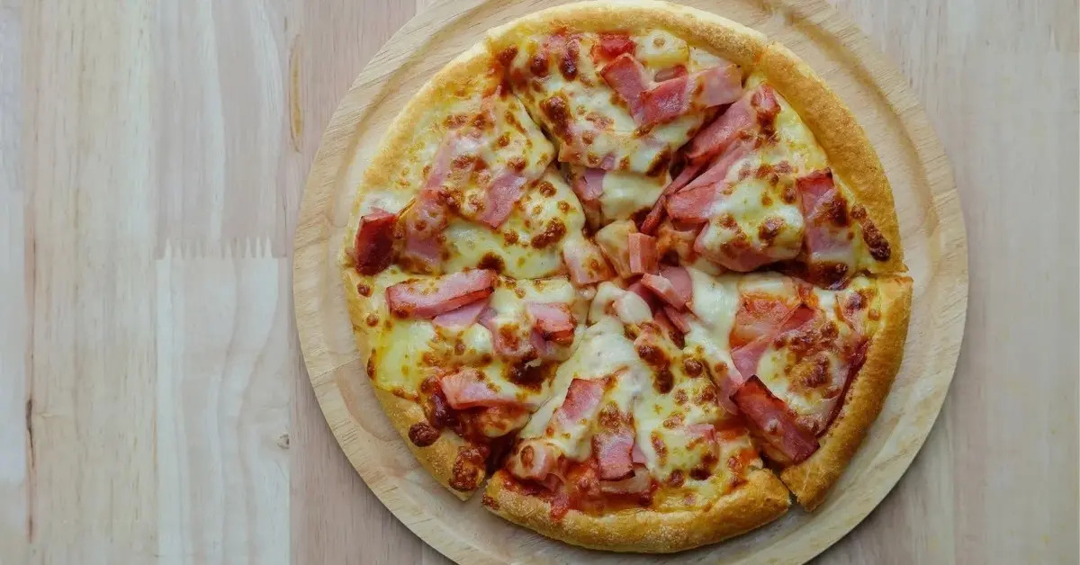 Główne zdjęcie - Delikatność ananasa i szynki - Przepis na pizzę hawajską
