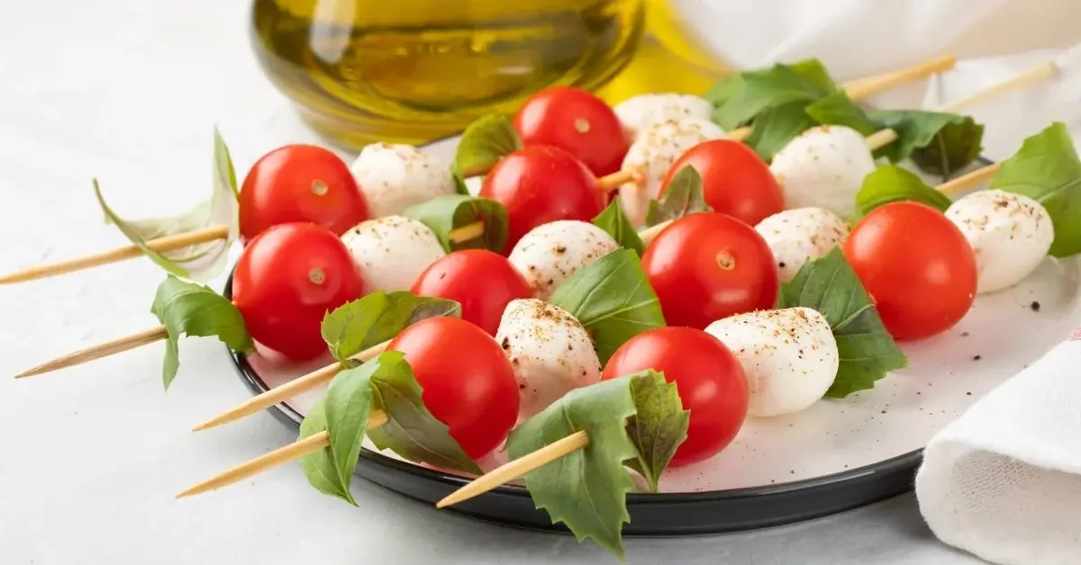 Koreczki Caprese