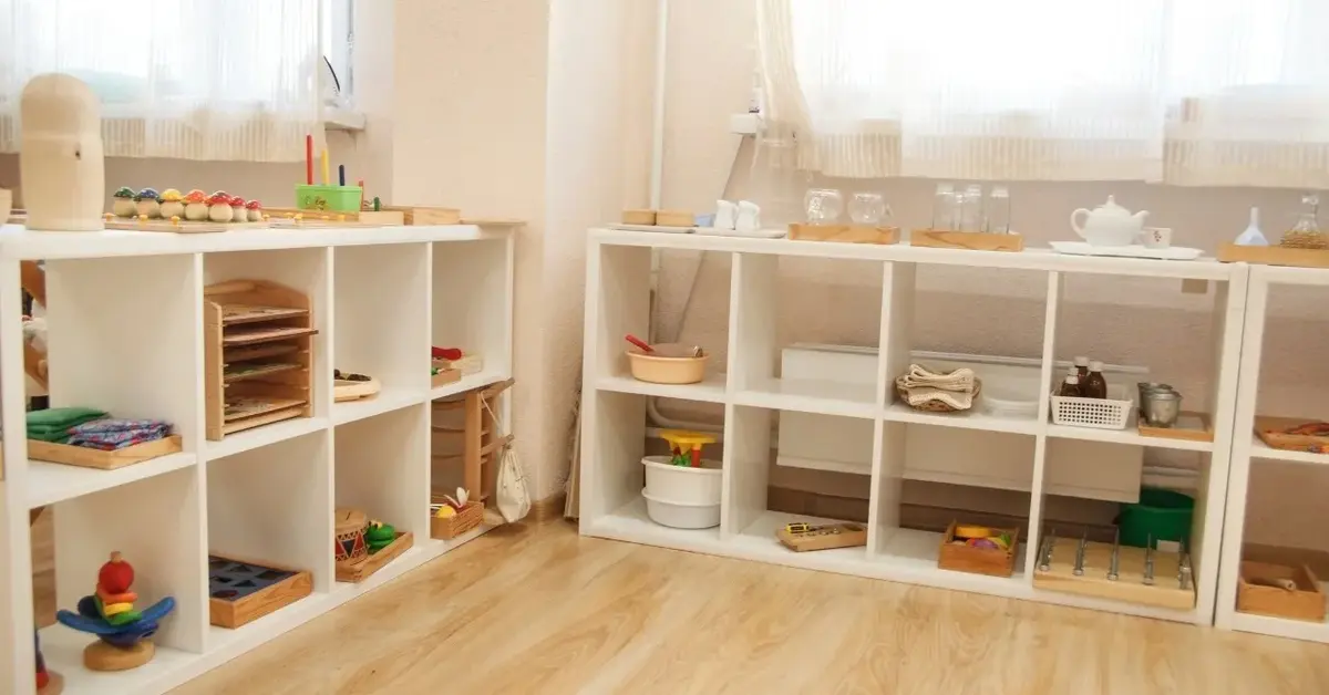 Główne zdjęcie - Jak skutecznie zastosować metodę Montessori w domu?