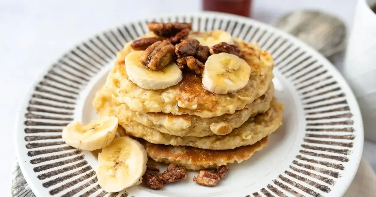 Naleśniki proteinowe z bananami i orzechami 