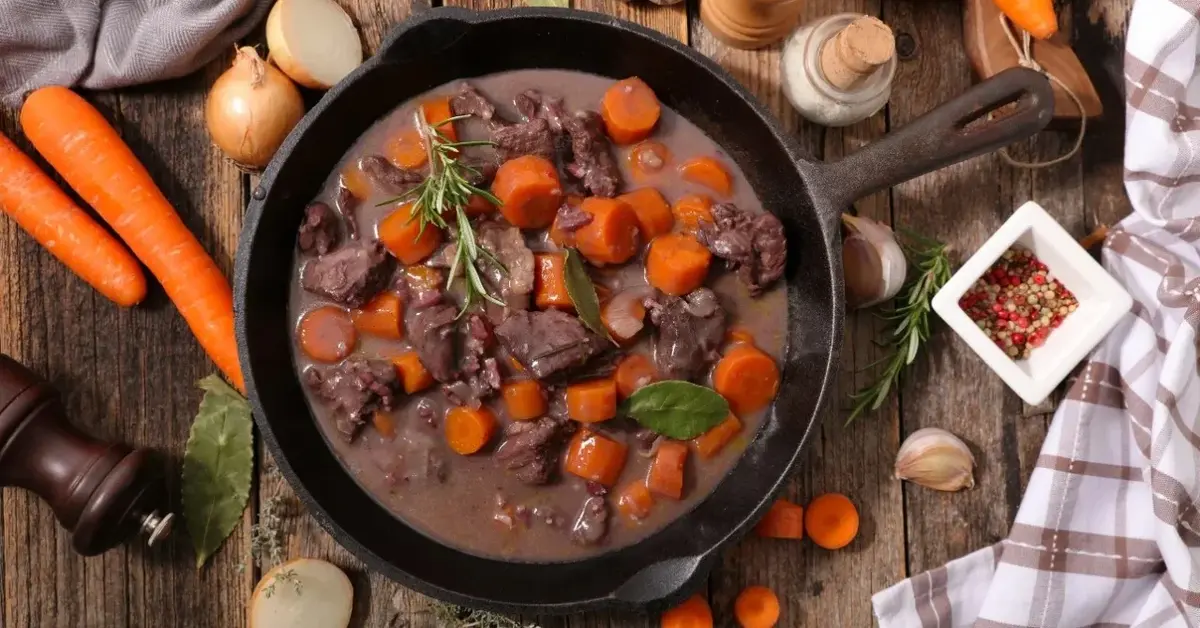 Główne zdjęcie - Boeuf bourguignon: Gotowanie po francusku