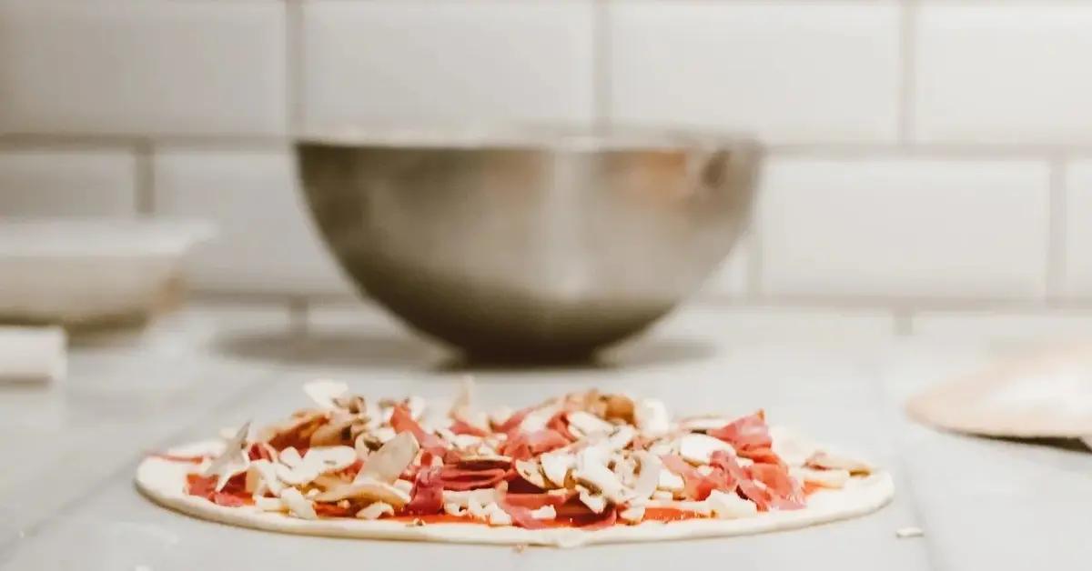 Główne zdjęcie - Ciasto na pizze bez wyrastania gotowe w 5 minut!
