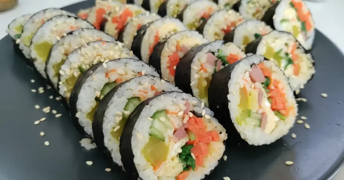 Główne zdjęcie - Kimbap - koreańska wersja sushi