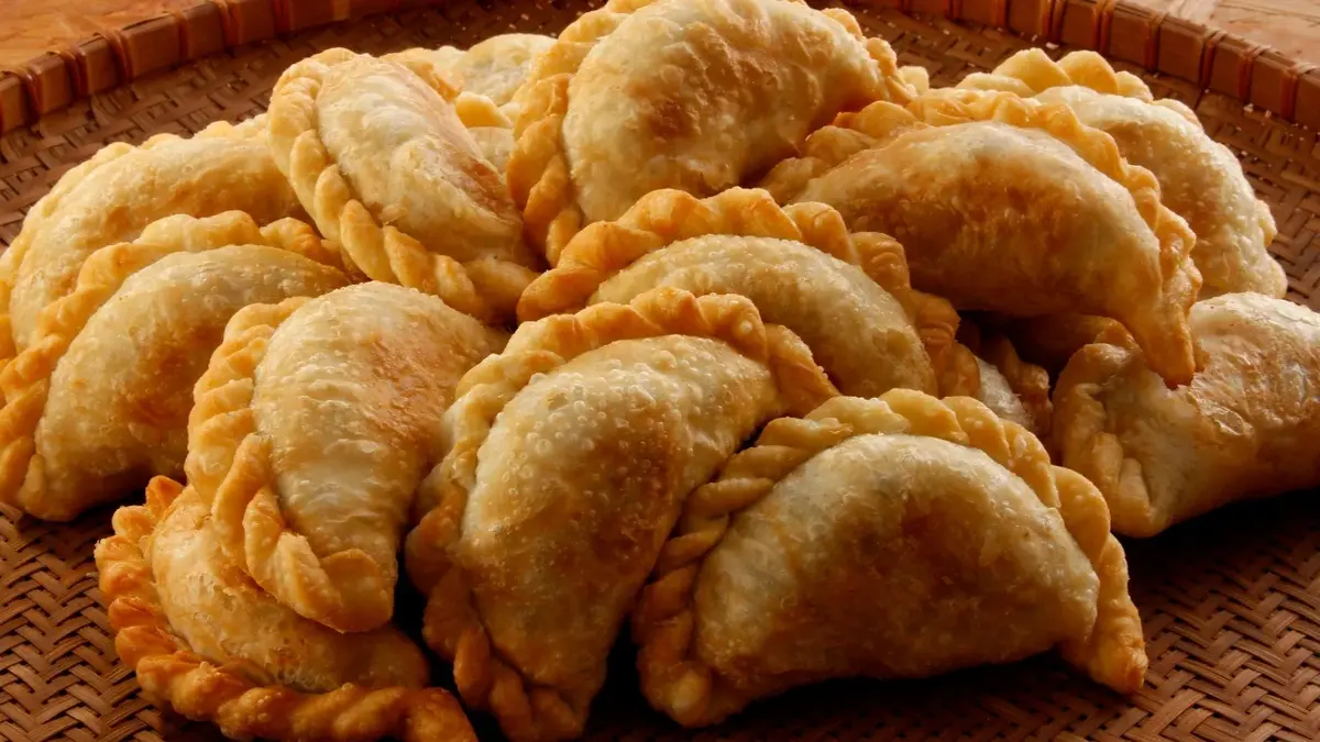 Empanadas na talerzu 