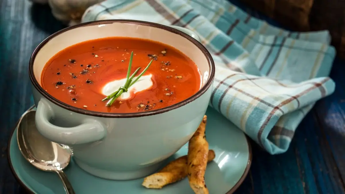 zupa pomidorowa w garnuszku
