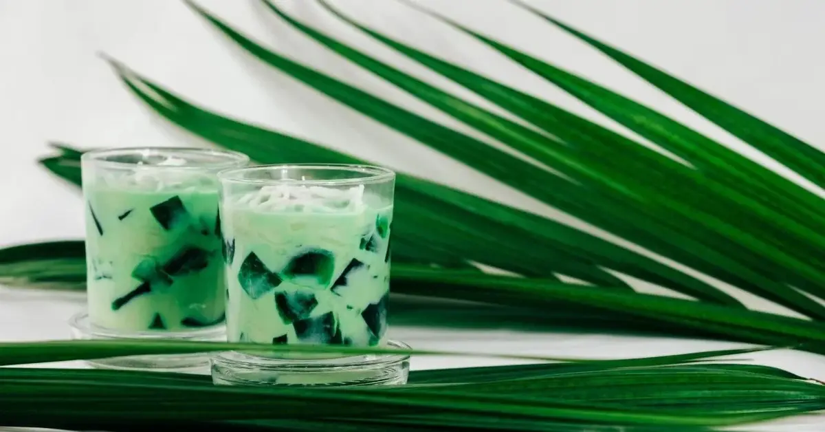 Główne zdjęcie - Liście pandanu — nowy hit gastronomiczny. Czy są zdrowe? Jak możemy je wykorzystać w kuchni?