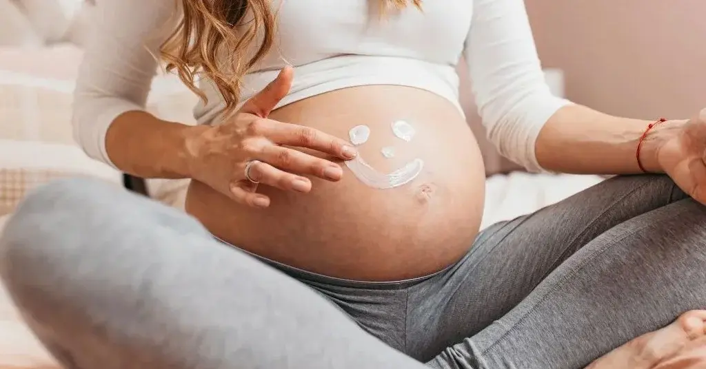Główne zdjęcie - Jak zadbać o skórę na brzuchu w trakcie ciąży? Domowe triki
