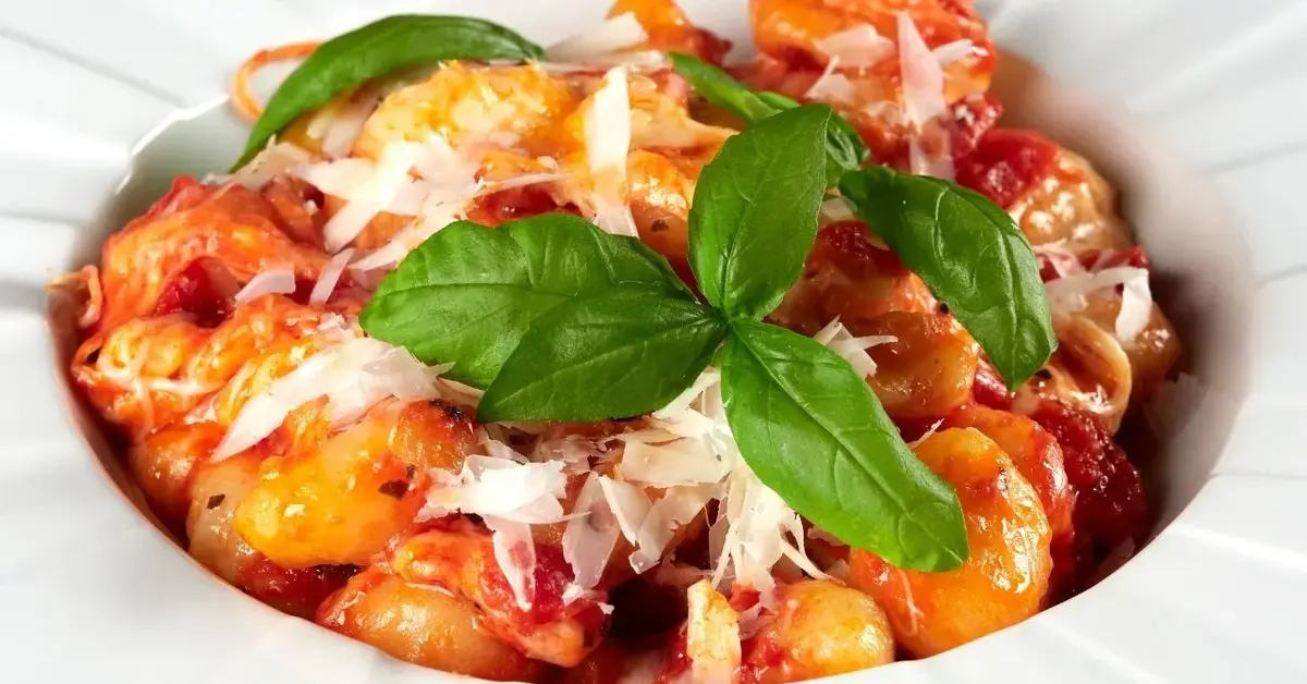 Główne zdjęcie - Oto przepis na gnocchi z sosem pomidorowym. Włoskie „kopytka” są hitem!