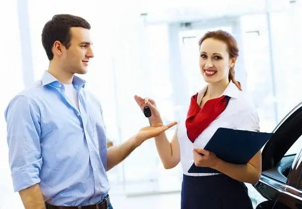 Poradnik pracownika: jak przekonać klienta do zakupu? – 5 sposobów