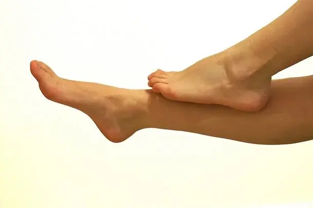 Główne zdjęcie - 11 sposobów na zmeczone nogi