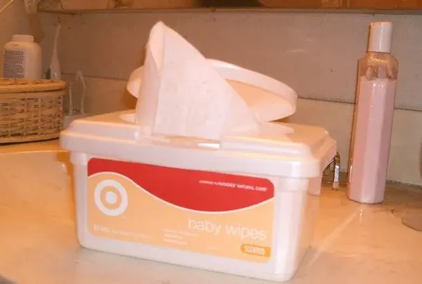 6 rzeczy które warto wiedzieć o chusteczkach do pielęgnacji pupy niemowlaka