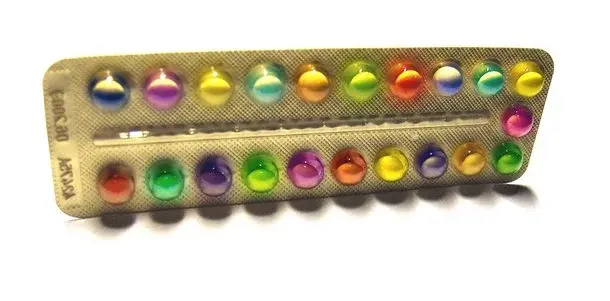 Główne zdjęcie - Czy pigułki antykoncepcyjne są bezpieczne? – 10 wad