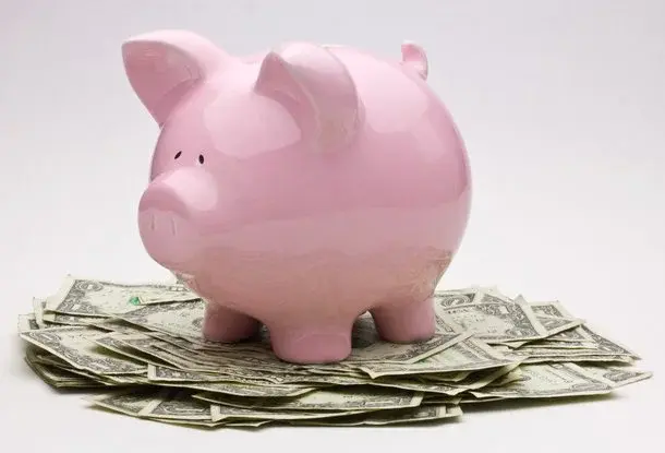 Jak zaoszczędzić pieniądze długoterminowo? 5 rad