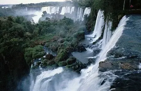 Wodospad Iguacu fot. Wikipedia, Reinhard Jahn