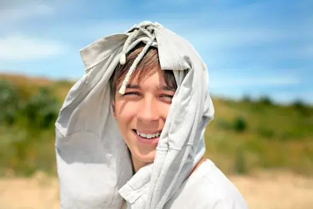 Udar cieplny i słoneczny - przyczyny, objawy i pierwsza pomoc