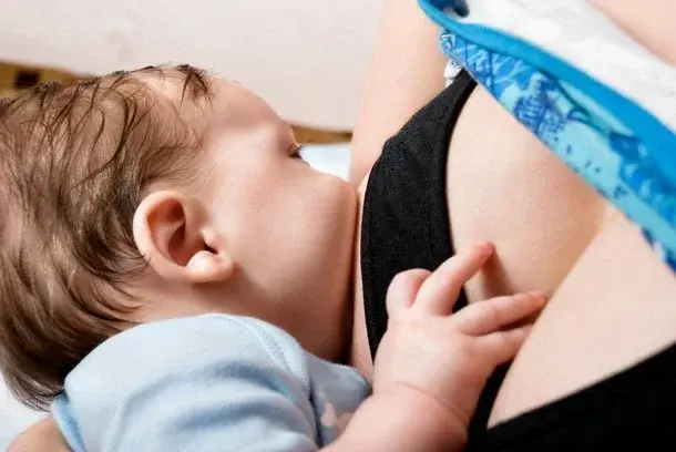 Główne zdjęcie - Dlaczego warto karmić dziecko piersią?