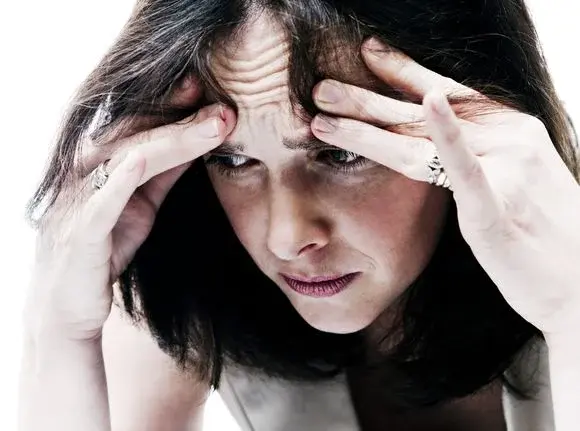 Nerwica – poznaj symptomy i naucz się z nią walczyć