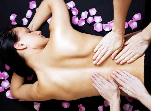 Relaks na cztery ręce – masaż synchroniczny