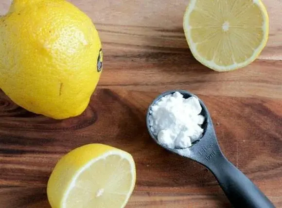 Jak posprzątać mieszkanie bez sztucznych detergentów?