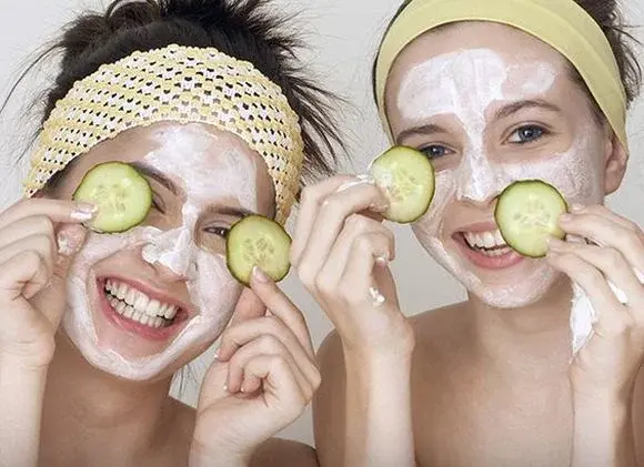 Naturalne maseczki oczyszczające dla cery tłustej i mieszanej