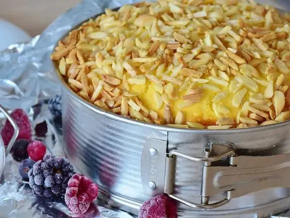 Przepis na aromatyczny sernik z wiórkami kokosowymi