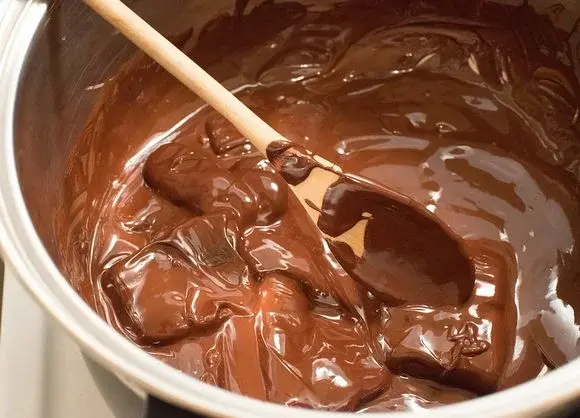 Główne zdjęcie - Przepis na czekoladowy deser ze słonym karmelem